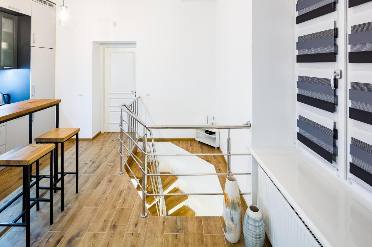 New Large 2 Bedroom In Lviv Historic Centre Exterior photo